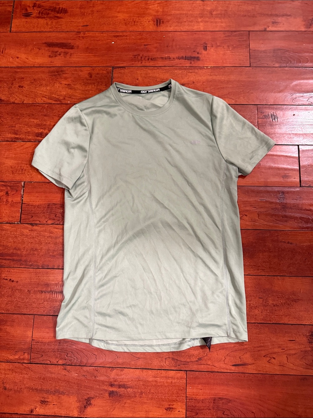 Men's Lightweight Crew Neck workout T-Shirt in Sage Green
